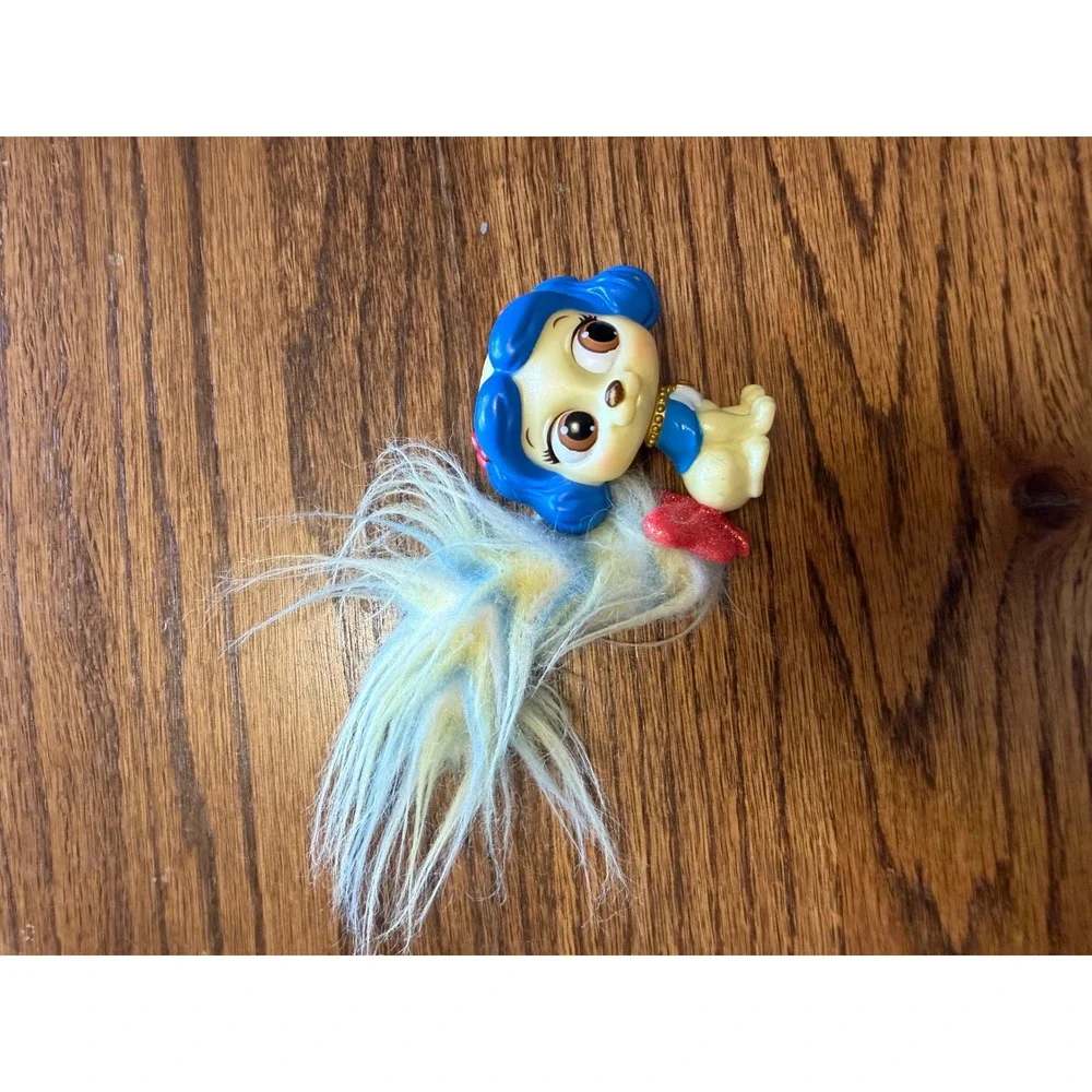 Disney Palace Pets Snow White Puppy Muffin Figure Blue Hair Red Bows Toy